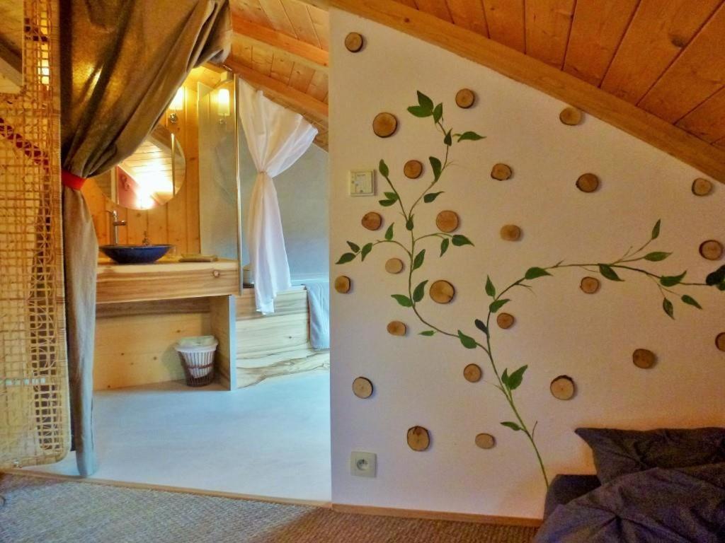 Au-Dela Des Nuages, Maison D'Hotes Insolite & Spa Aubessagne Экстерьер фото