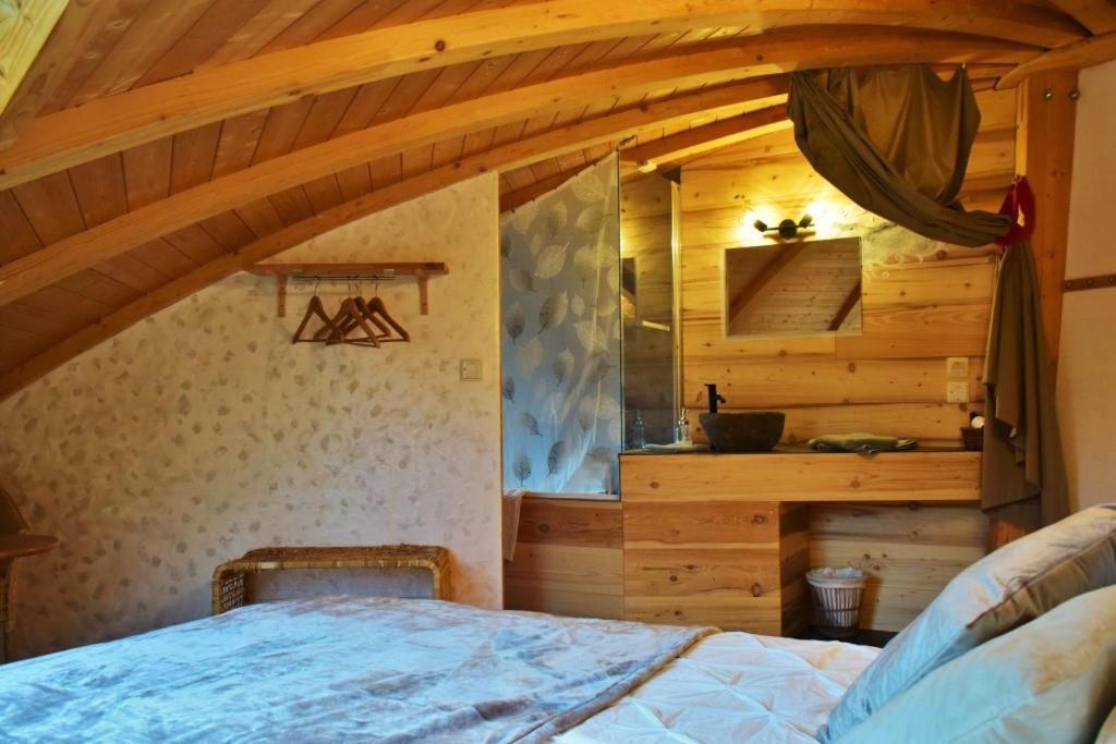 Au-Dela Des Nuages, Maison D'Hotes Insolite & Spa Aubessagne Экстерьер фото